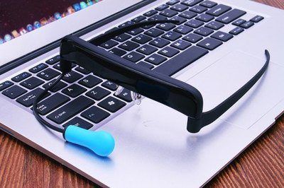 Award winner successful Indiegogo campaign concept, GlassOuse Assistive Device announces its next generation version V1.2. Designed for individuals who have limited moving abilities or who are unable to use their hands.