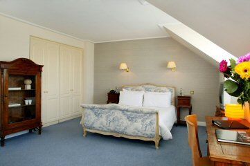Pembroke Townhouse Bedroom Suite